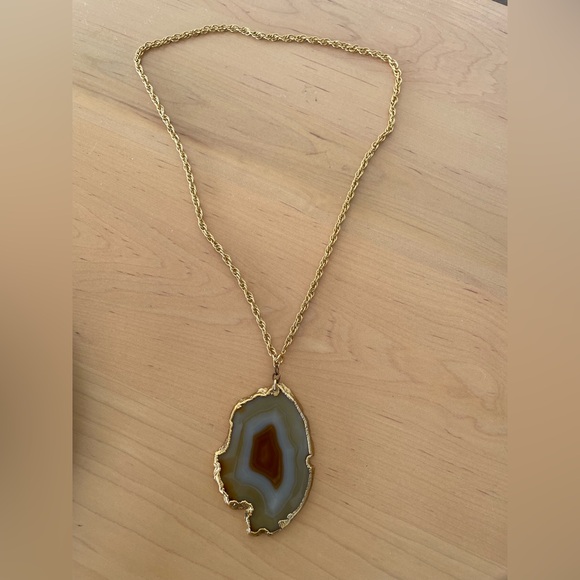 Gold Agate Pendant Necklace - Picture 3 of 7